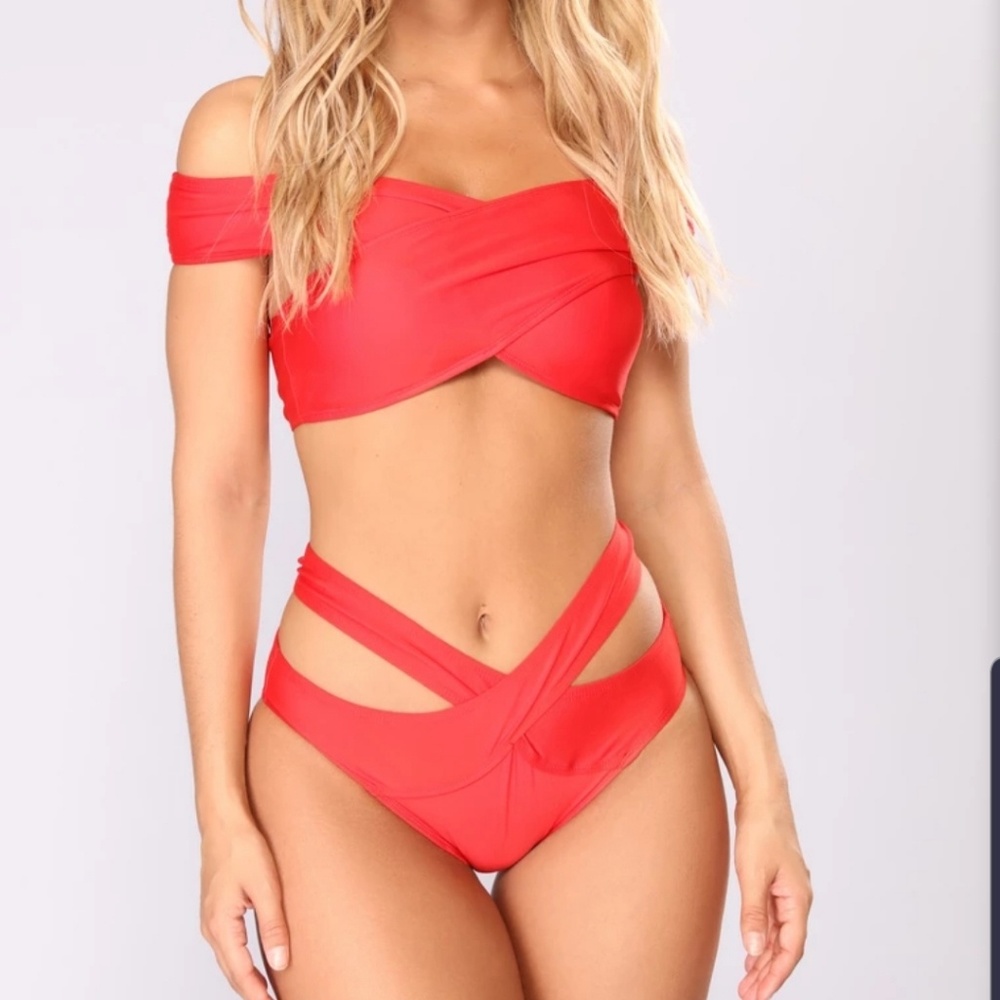 Red bikini set